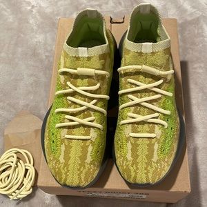 Yeezy boost 380 size 8 1/2 men’s